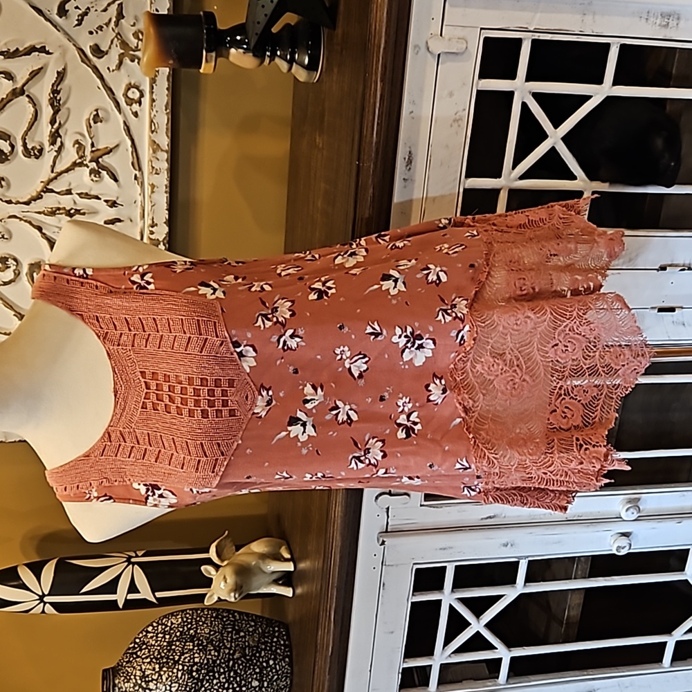 Embroidered Floral Tunic Tank with Lace Trim
